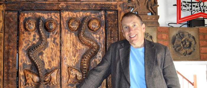 Dr Les Parrett owns and manages Curious Antiques
